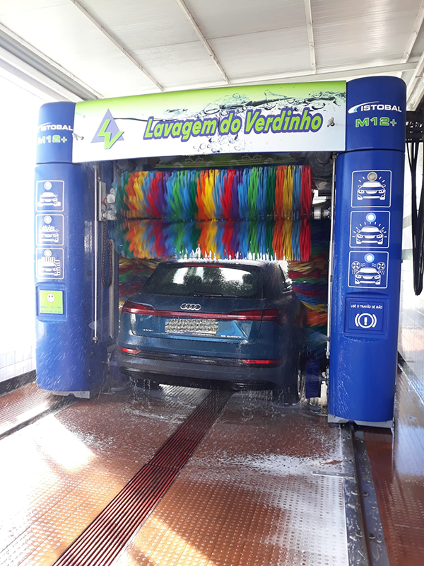 Autowash Gaia - Lavagem de Carros e Lavandaria Auto-Serviço em Gaia